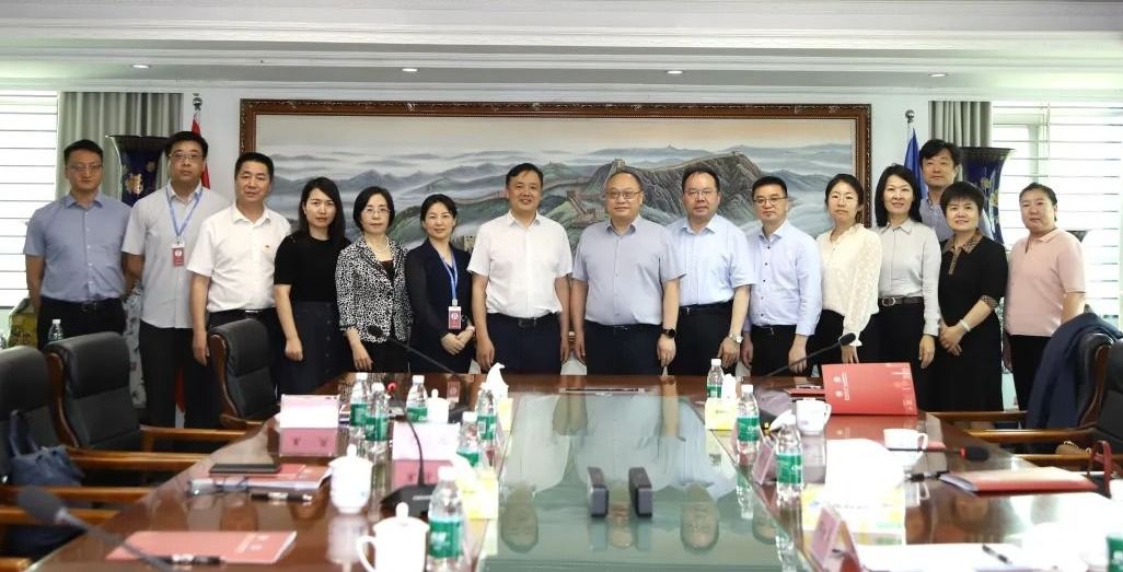 北京大学口腔医院院长邓旭亮到访我校共商院校合作